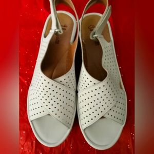 Clarks Soft cushion collection  white color sandals size 10